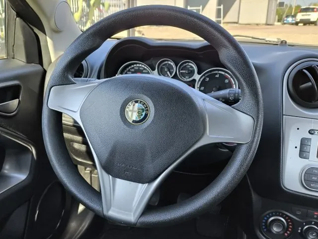 Alfa Romeo MiTo MiTo 1.3 JTDm 85 CV S&S Distinctive - Foto 9