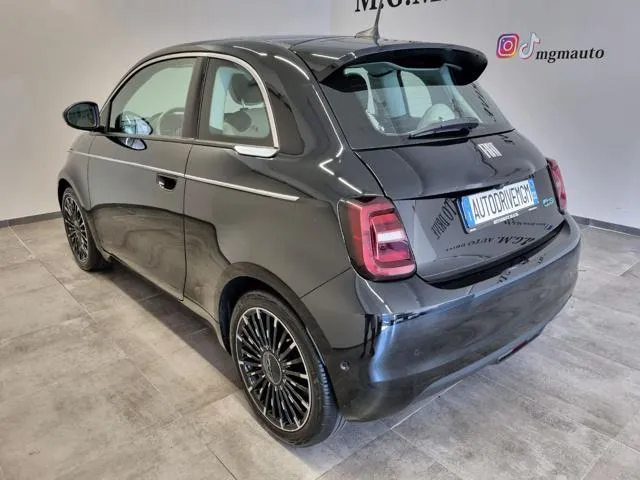 Fiat 500E 3+1 42 kWh La Prima - Foto 9
