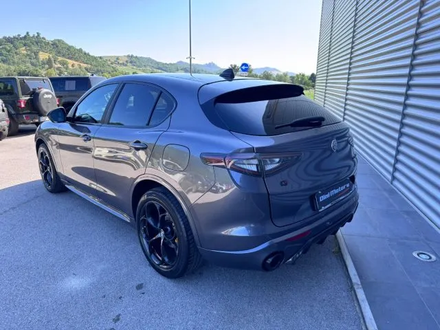 Alfa Romeo Stelvio Stelvio 2.2 T.diesel 210 AT8 Q4 VeloceTì - Foto 5