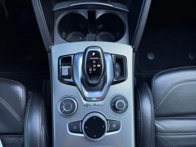 Alfa Romeo Stelvio Stelvio 2.2 T.diesel 210 AT8 Q4 VeloceTì - Foto 13