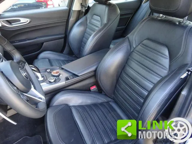 Alfa Romeo Giulia Giulia 2.2 TD 210 CV AT8 AWD Q4 Veloce - Foto 6