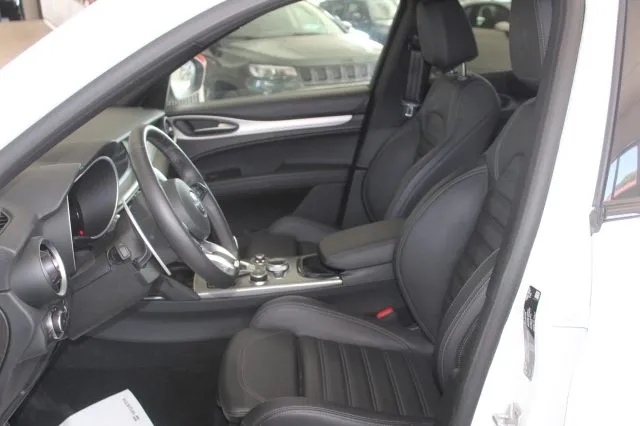 Alfa Romeo Stelvio Stelvio 2.2 T.diesel 210CV AT8 Q4 Veloce - Foto 7