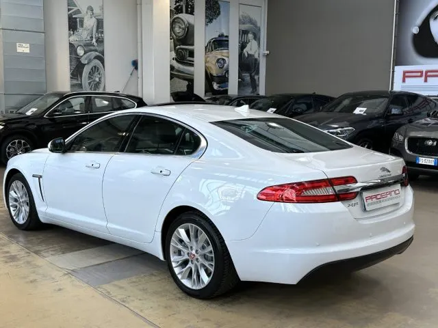 Jaguar XF 2.2 D 200 CV Luxury - 18