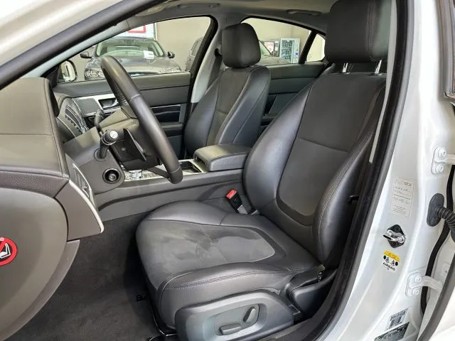 Jaguar XF 2.2 D 200 CV Luxury - 18
