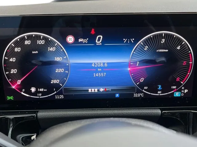 Mercedes-Benz GLA 200 d Automatic AMG Line Premium Plus - Foto 8