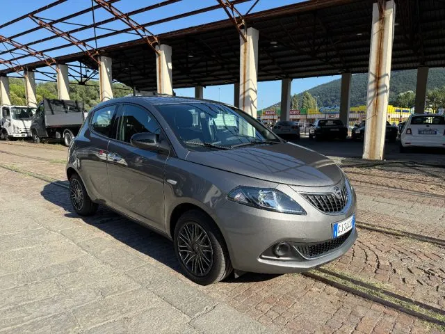 Lancia Ypsilon 1.0 FireFly 5 porte S&S Hybrid Ecochic Gold - Foto 2