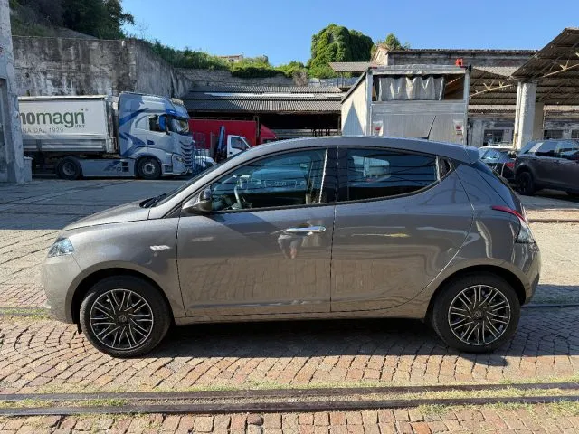 Lancia Ypsilon 1.0 FireFly 5 porte S&S Hybrid Ecochic Gold - Foto 4
