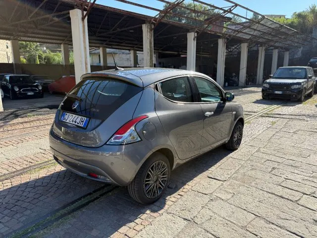 Lancia Ypsilon 1.0 FireFly 5 porte S&S Hybrid Ecochic Gold - Foto 7
