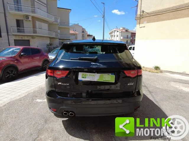 Jaguar F-Pace 2.0 D 180 CV aut. Prestige - Foto 6
