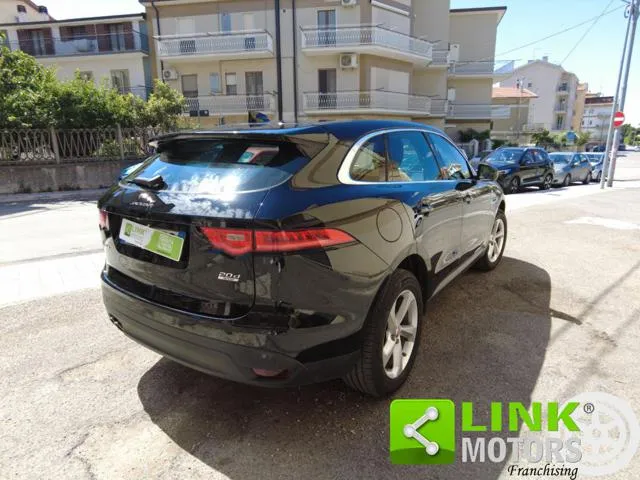 Jaguar F-Pace 2.0 D 180 CV aut. Prestige - Foto 8