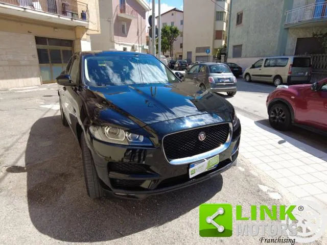 Jaguar F-Pace 2.0 D 180 CV aut. Prestige - Foto 11