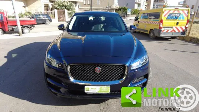 Jaguar F-Pace 2.0 D 180 CV aut. Prestige - Foto 2