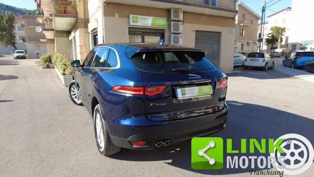Jaguar F-Pace 2.0 D 180 CV aut. Prestige - Foto 6