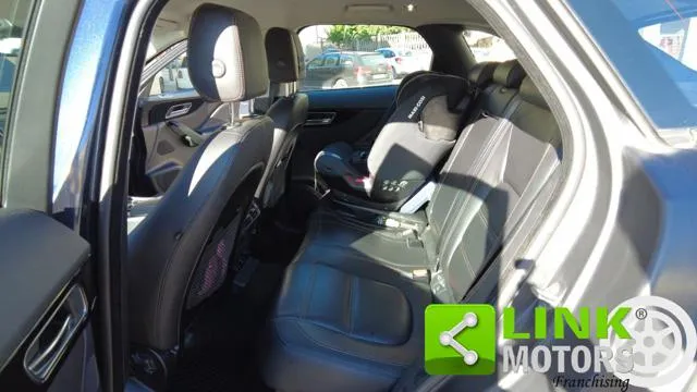 Jaguar F-Pace 2.0 D 180 CV aut. Prestige - Foto 14