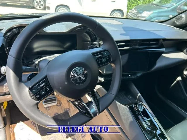 Alfa Romeo Junior PROMO FIN.1.2 145 CV Hybrid eDCT6 Speciale KM 0 - Foto 12