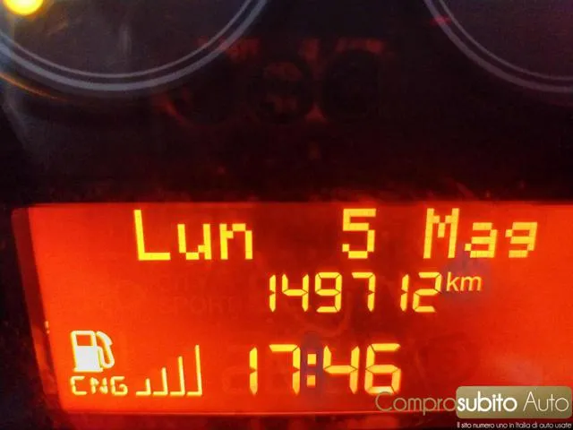 Fiat Punto 1.4 8V  Natural Power (Garanzia 12 Mesi) - Foto 12