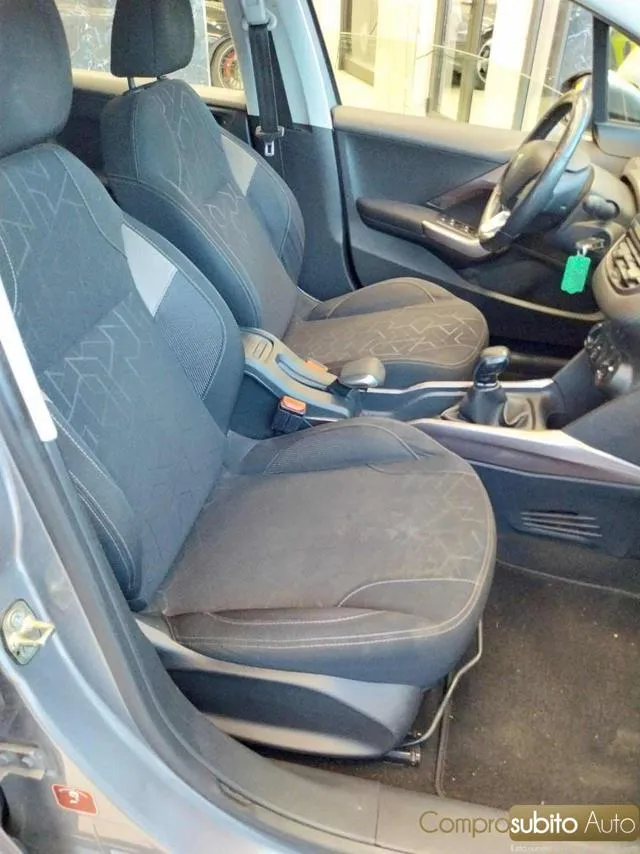 Peugeot 2008 2008 1.6 e-HDi 115 CV S&S Féline - Foto 9