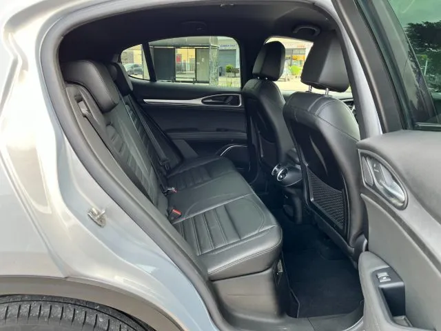 Alfa Romeo Stelvio Stelvio 2.2 T.diesel 190CV AT8 Q4 Sprint - Foto 9