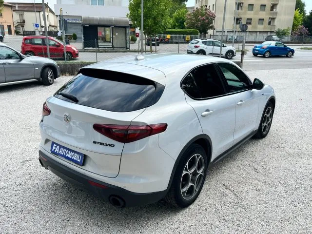 Alfa Romeo Stelvio Stelvio 2.2 T.diesel 190CV AT8 Q4 Sprint - Foto 13