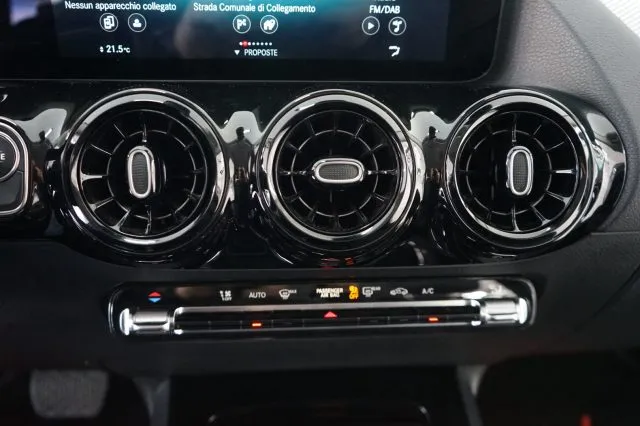 Mercedes-Benz GLA 180 d Automatic Business UFFICIALE UNIPROP. - Foto 10