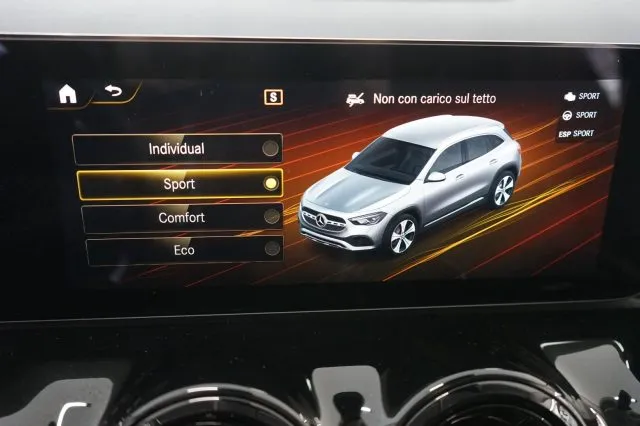 Mercedes-Benz GLA 180 d Automatic Business UFFICIALE UNIPROP. - Foto 14