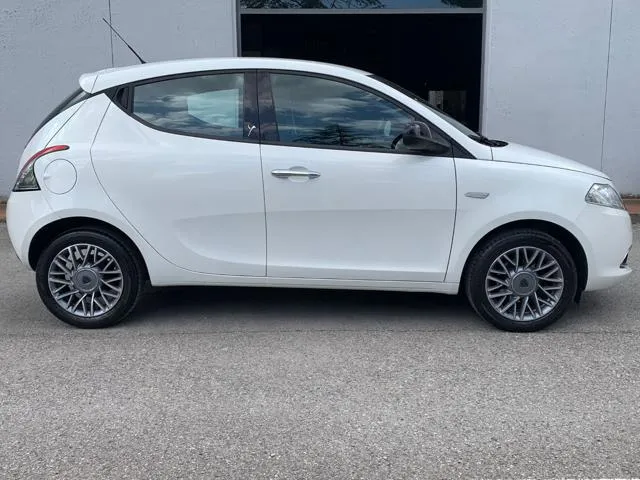 Lancia Ypsilon Ypsilon 1.2 69 CV 5p. Silver - Foto 5
