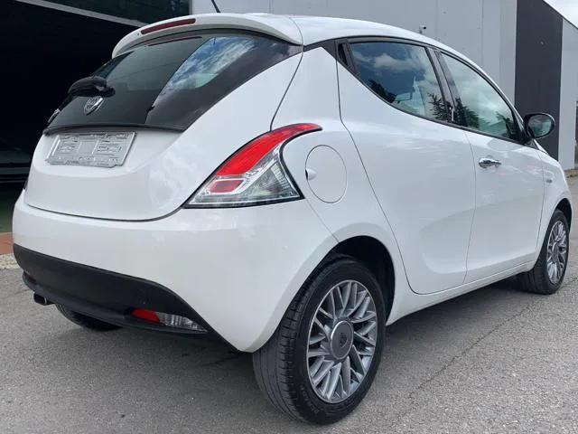 Lancia Ypsilon Ypsilon 1.2 69 CV 5p. Silver - Foto 6