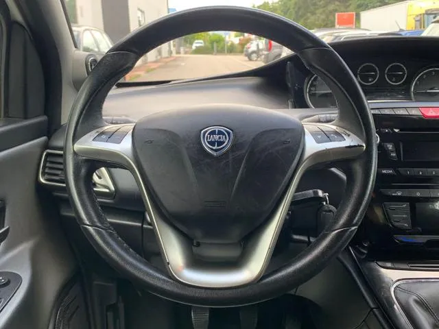 Lancia Ypsilon Ypsilon 1.2 69 CV 5p. Silver - Foto 10