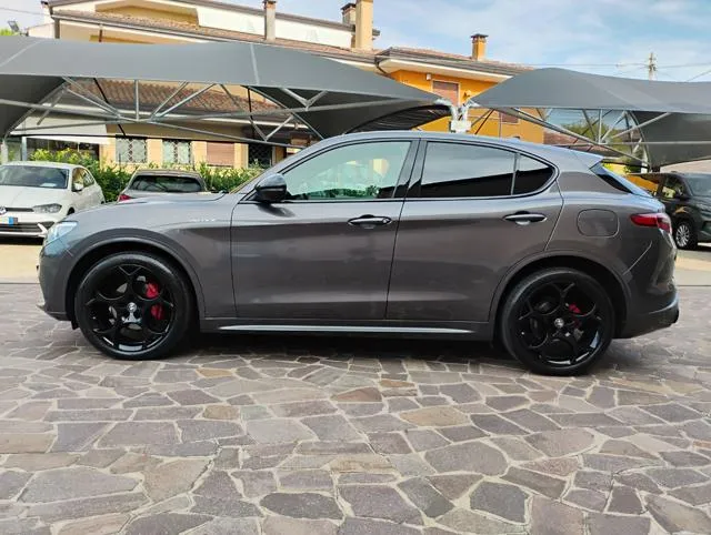 Alfa Romeo Stelvio Stelvio 2.2 T.diesel 210CV AT8 Q4 Veloce - Foto 6