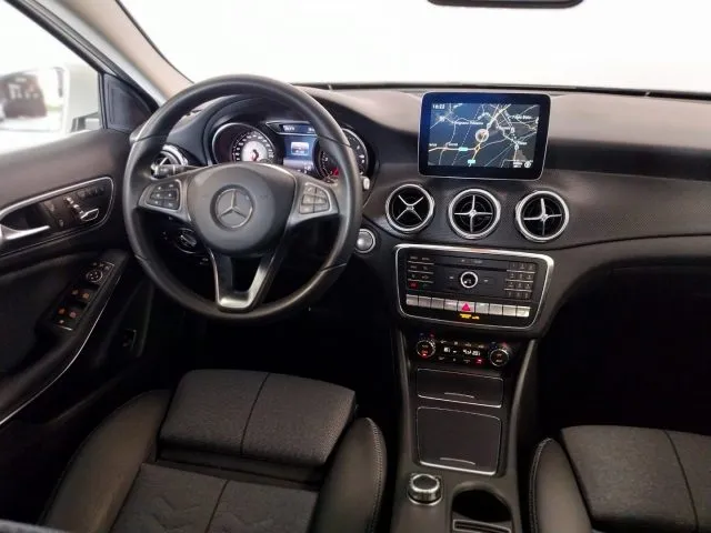 Mercedes-Benz GLA 200 d Automatic 4Matic Exec. ACC CAMERA 360 - Foto 10