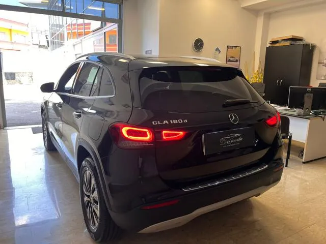 Mercedes-Benz GLA 180 d Automatic Sport Plus - Foto 4
