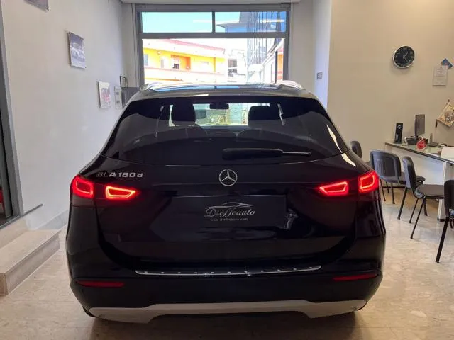 Mercedes-Benz GLA 180 d Automatic Sport Plus - Foto 5