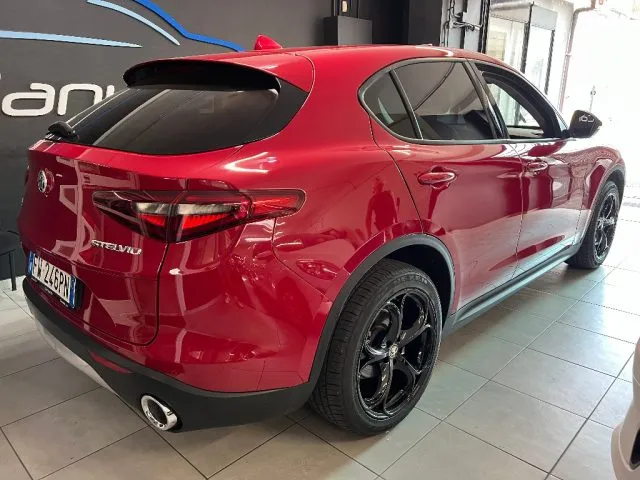Alfa Romeo Stelvio Stelvio 2.2 T.diesel 210 CV AT8 Q4 Exec. - Foto 3
