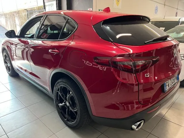 Alfa Romeo Stelvio Stelvio 2.2 T.diesel 210 CV AT8 Q4 Exec. - Foto 5