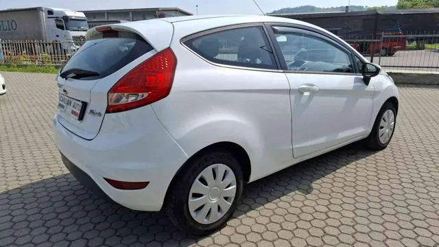 Ford Fiesta 1.6 TDCi  ADATTA NEOPATENTATI - Foto 3