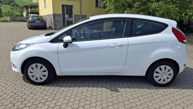 Ford Fiesta 1.6 TDCi  ADATTA NEOPATENTATI - Foto 5