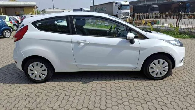 Ford Fiesta 1.6 TDCi  ADATTA NEOPATENTATI - Foto 6