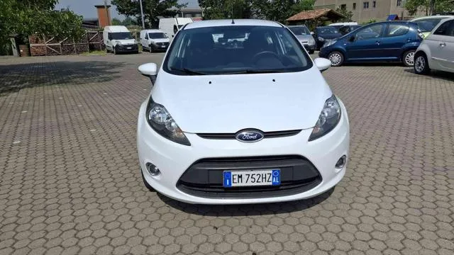 Ford Fiesta 1.6 TDCi  ADATTA NEOPATENTATI - Foto 7