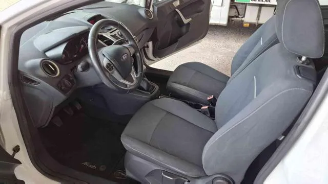 Ford Fiesta 1.6 TDCi  ADATTA NEOPATENTATI - Foto 9