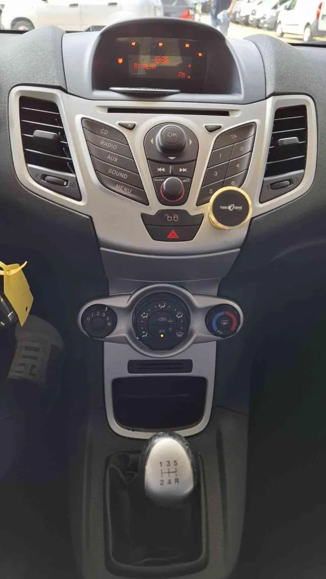Ford Fiesta 1.6 TDCi  ADATTA NEOPATENTATI - Foto 14