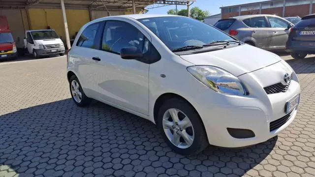 Toyota Yaris 1.0 3 porte Now UNICO PROPRIETARIO - Foto 1