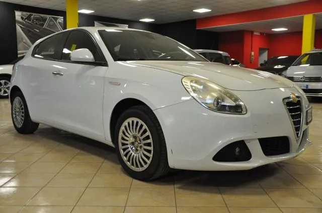 Alfa Romeo Giulietta Giulietta 1.6 JTDm-2 105 CV Distinctive - Foto 1