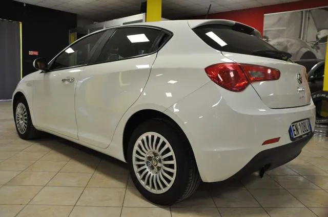 Alfa Romeo Giulietta Giulietta 1.6 JTDm-2 105 CV Distinctive - Foto 4