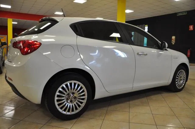 Alfa Romeo Giulietta Giulietta 1.6 JTDm-2 105 CV Distinctive - Foto 6