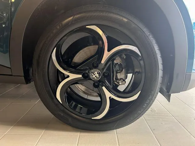 Alfa Romeo Junior 1.2 136 CV Hybrid eDCT6 Speciale - Foto 9