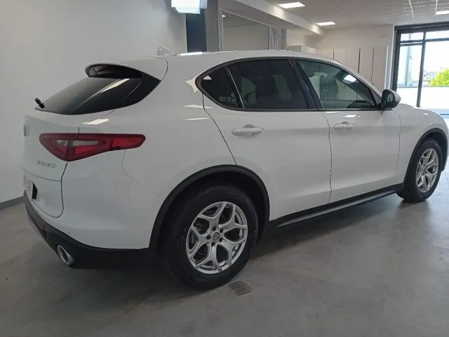 Alfa Romeo Stelvio Stelvio 2.2 T.diesel 160CV AT8 RWD Bus. - Foto 4