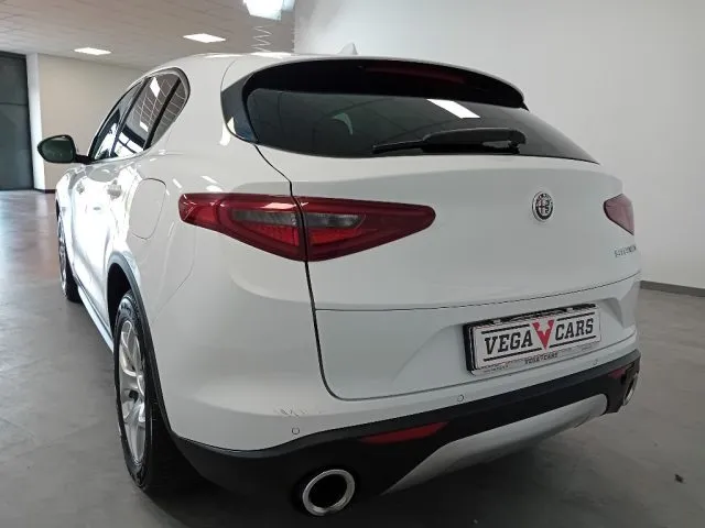Alfa Romeo Stelvio Stelvio 2.2 T.diesel 160CV AT8 RWD Bus. - Foto 6