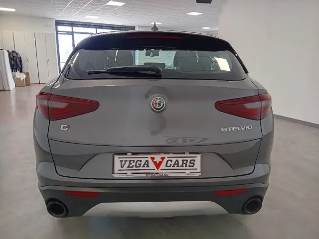 Alfa Romeo Stelvio Stelvio 2.2 T.d. 190 CV AT8 Q4 Sup. Bus. - Foto 5