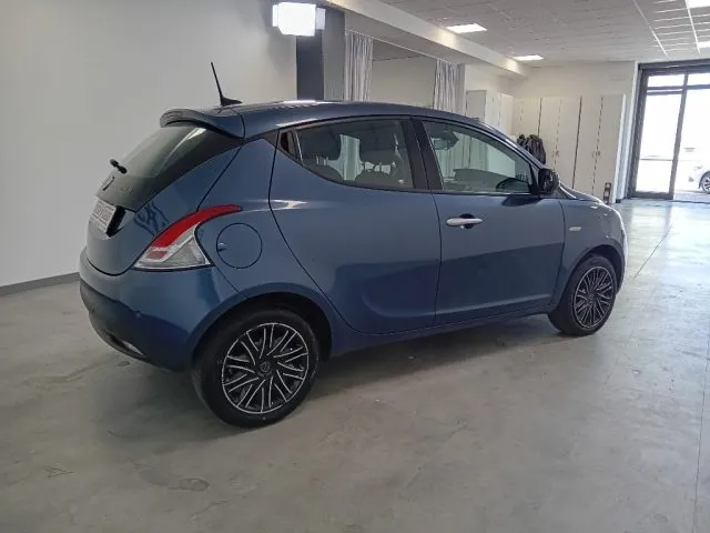 Lancia Ypsilon 1.0 FireFly S&S Hybrid Ecochic Gold PROMO SUMMER - Foto 4