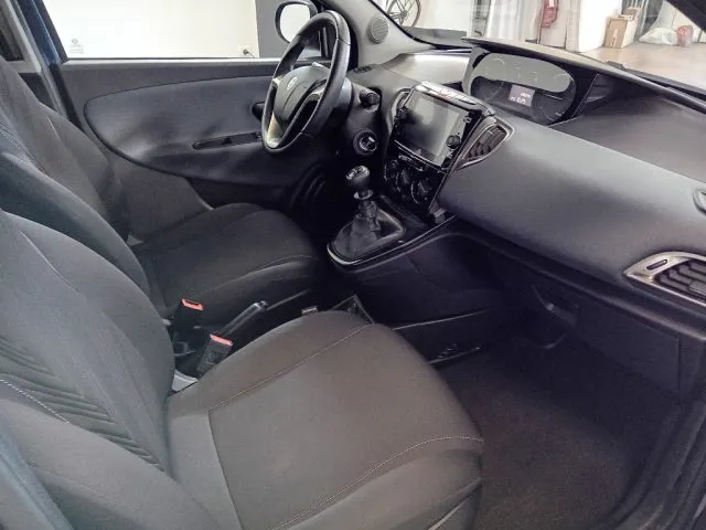 Lancia Ypsilon 1.0 FireFly S&S Hybrid Ecochic Gold PROMO SUMMER - Foto 11